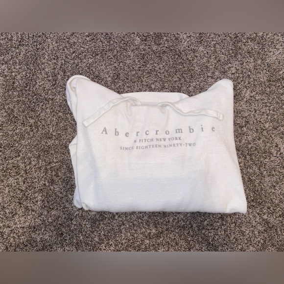 White Abercrombie soft hoodie - Picture 2 of 3